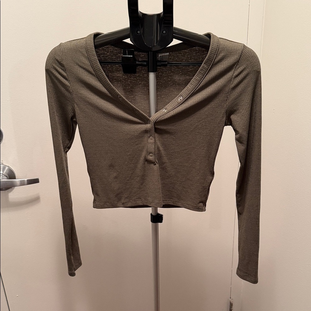 H&M Khaki Ribbed Long Sleeve Crop Top